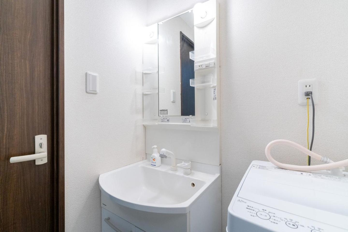 Best Residence Kujo Осака Экстерьер фото